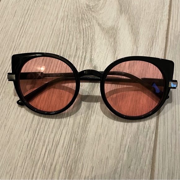 SHEIN cat eye sunglasses with case - Picture 1 of 3